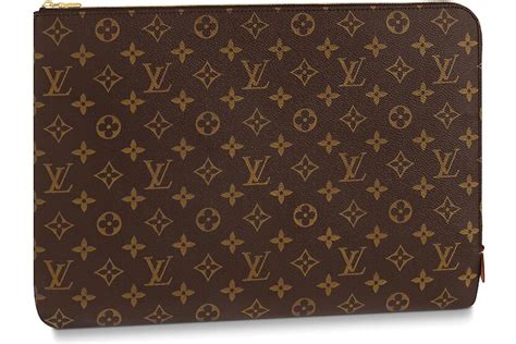 Louis Vuitton Etui Voyage Monogram GM Brown .